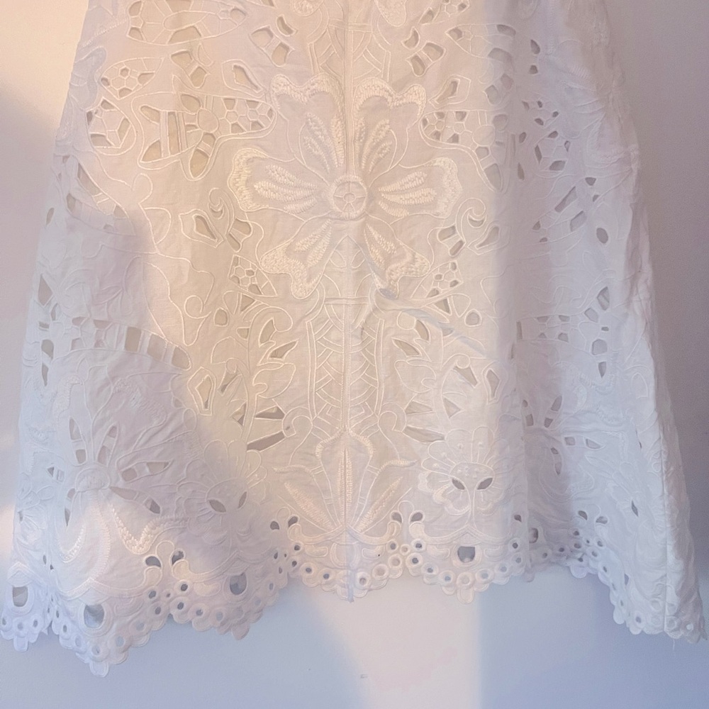 Lace skirt sized L but I feel should be small to medium never worn but no tags